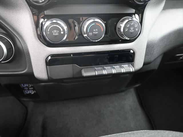 2025 Ram 1500 Tradesman photo 4