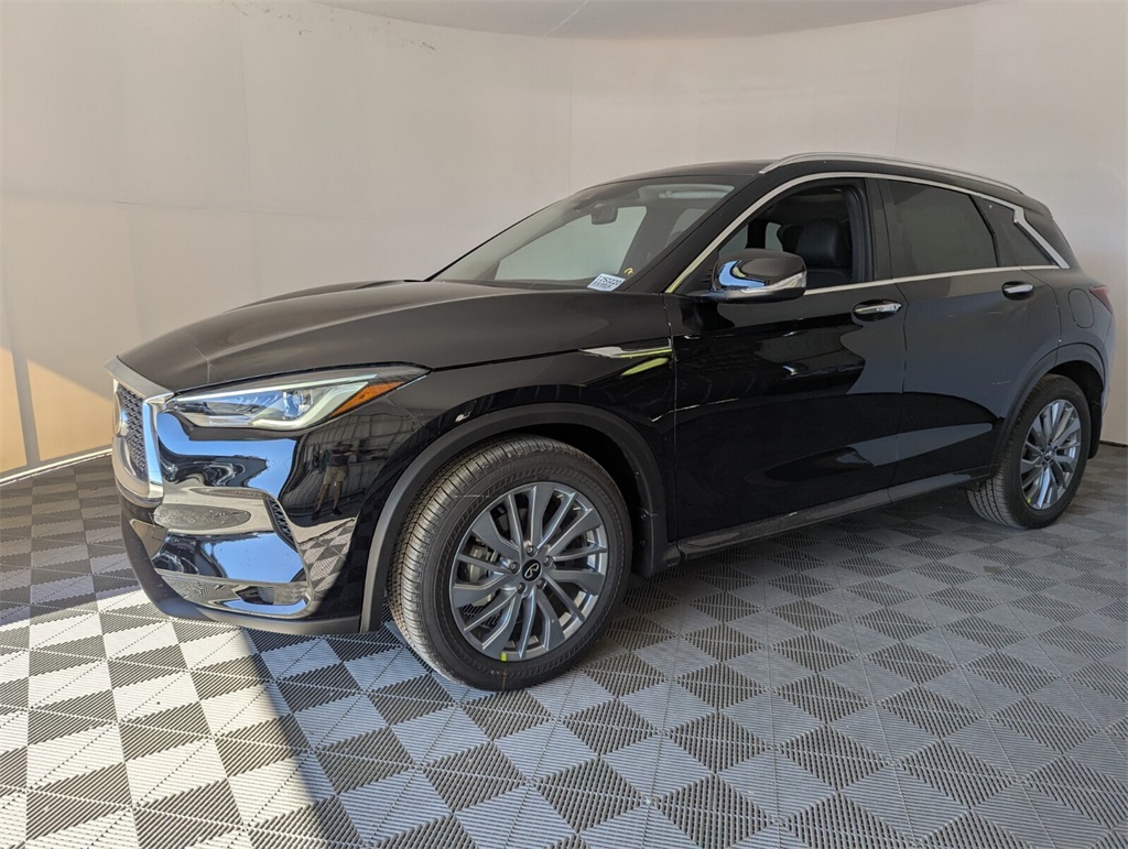 2025 Infiniti QX50 Luxe AWD photo 4