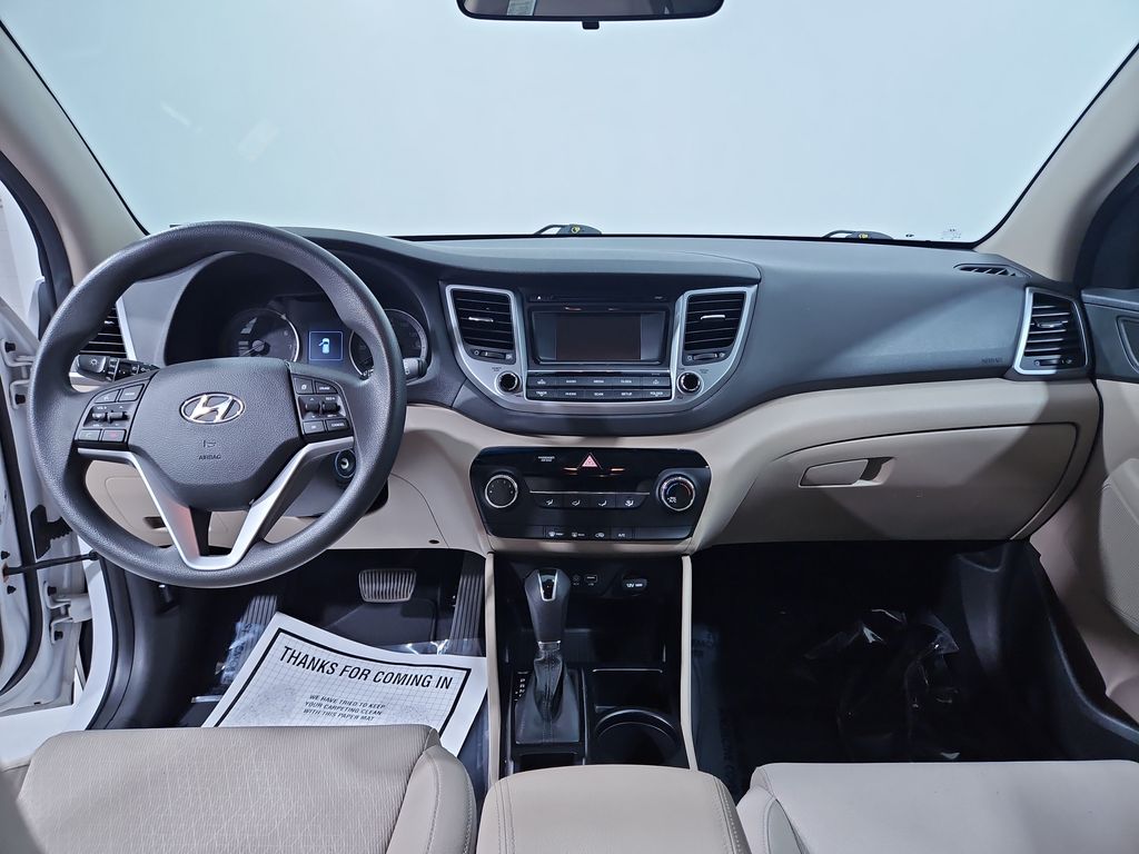 2017 Hyundai Tucson SE photo 10