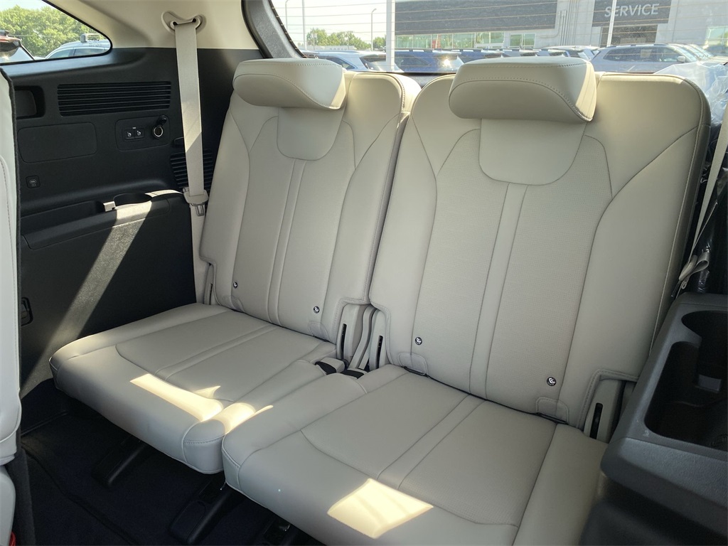 2025 Kia Sorento SX photo 8
