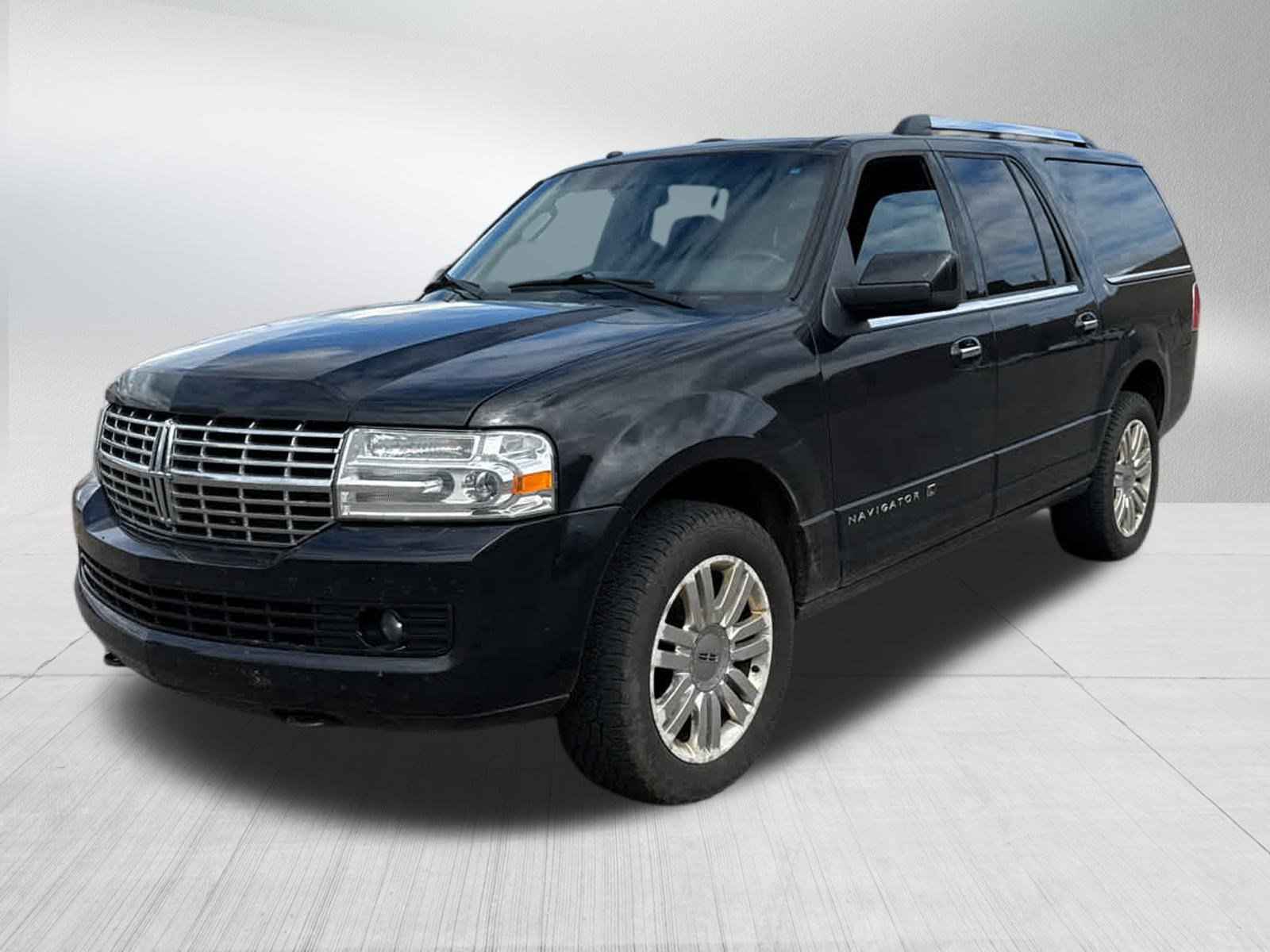 2014 Lincoln Navigator L photo 3