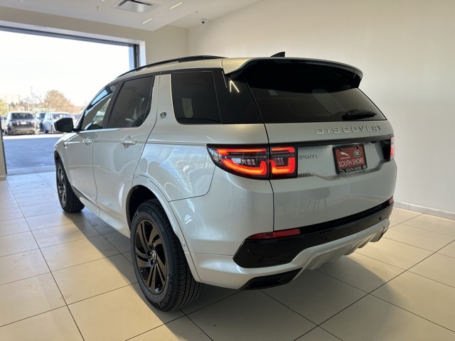 2025 Land Rover Discovery Sport S photo 3