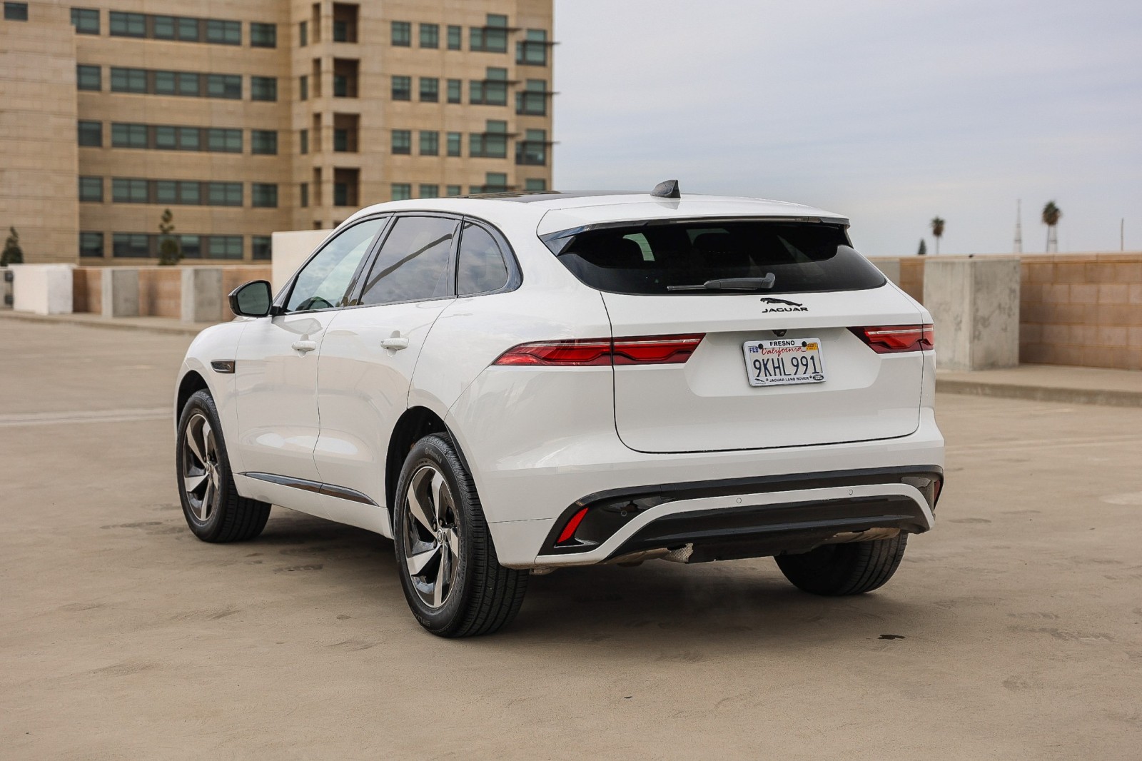 2024 Jaguar F-PACE P250 R-Dynamic S photo 3