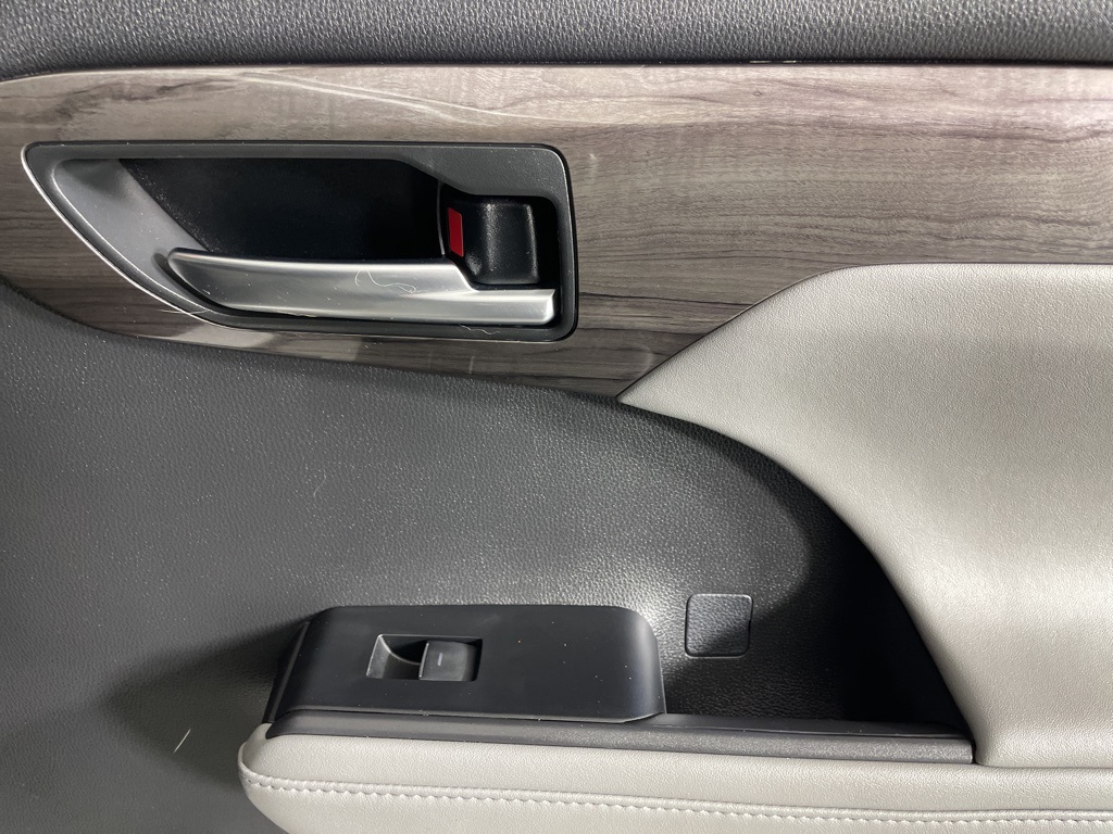 2022 Toyota Highlander Platinum photo 14