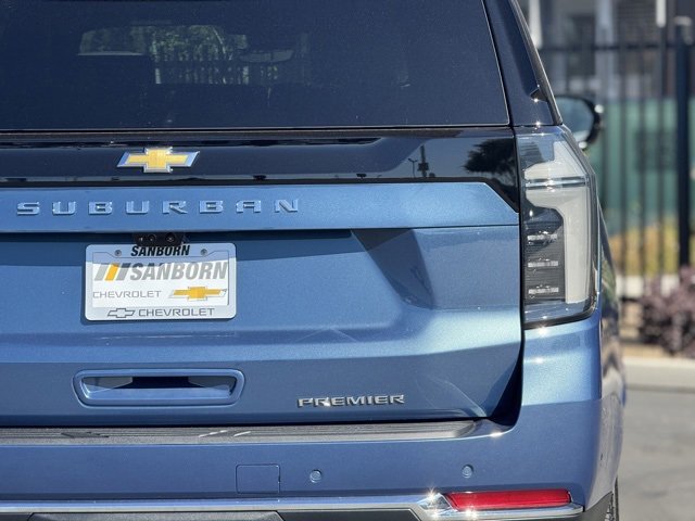 2025 Chevrolet Suburban Premier photo 4