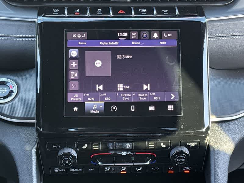 2025 Jeep Grand Cherokee Altitude photo 18