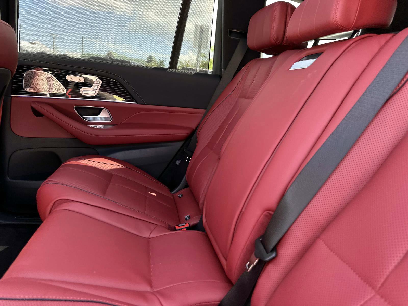 2026 Mercedes Benz GLS 580 4MATIC photo 13