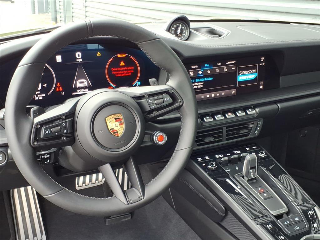 2025 Porsche 911 4 GTS photo 4