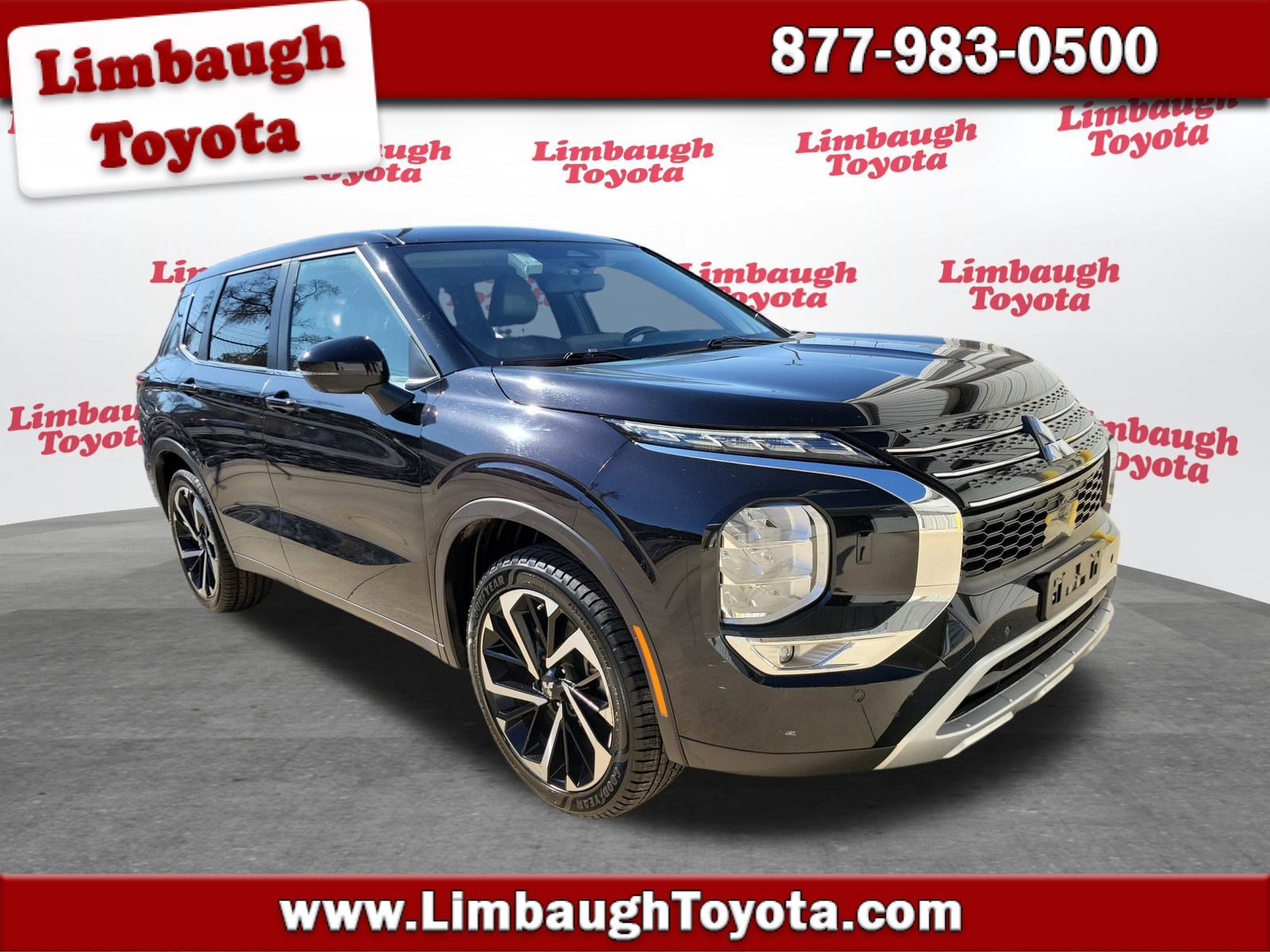 2024 Mitsubishi Outlander SE's photo