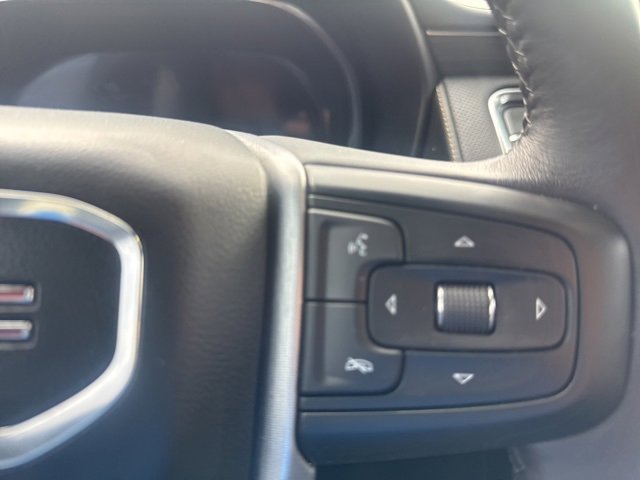 Used 2022 White Frost Tricoat GMC SLT image 26