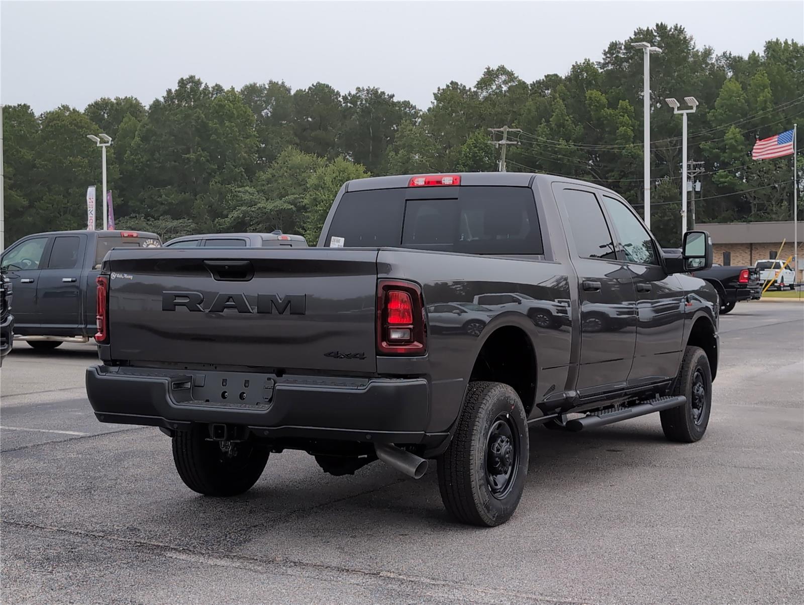 2025 Ram 2500 Tradesman photo 4