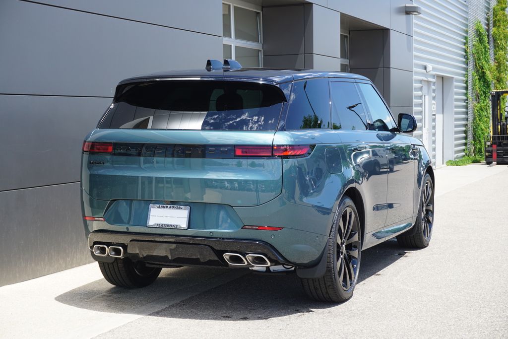 2025 Land Rover Range Rover Sport SE photo 2