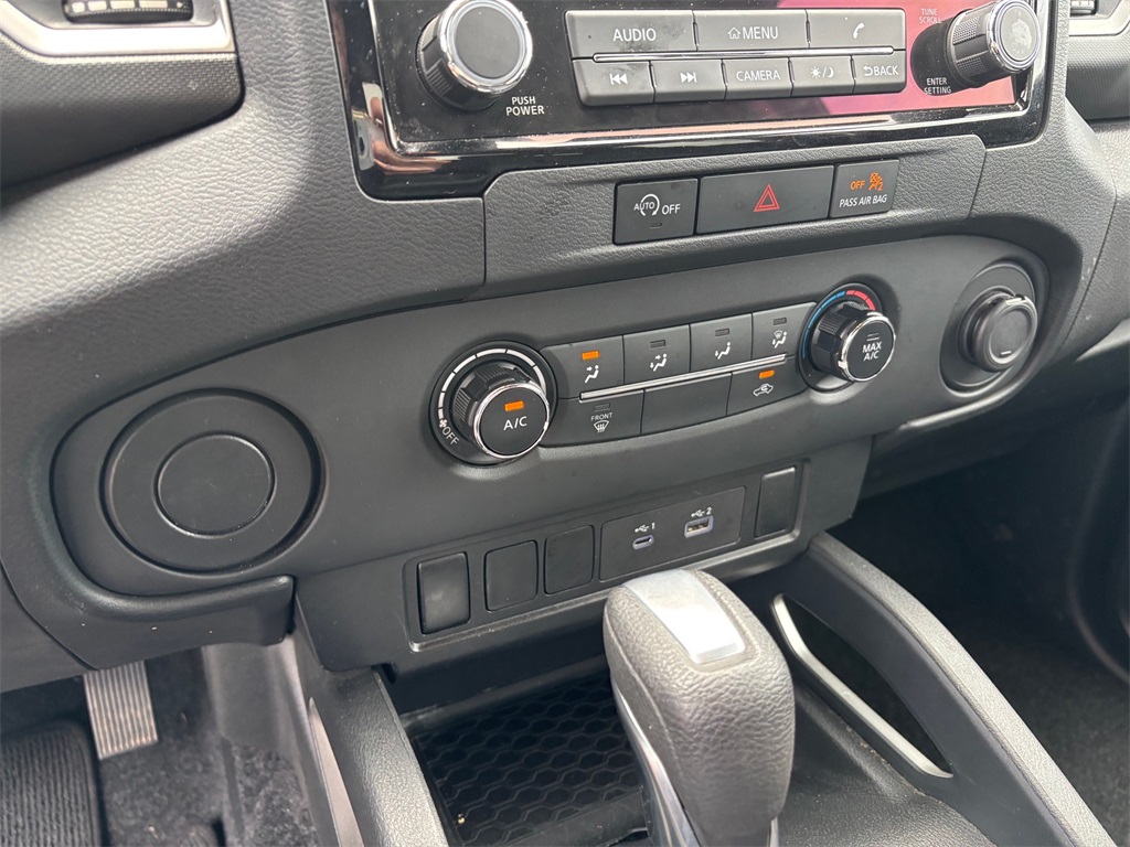 2023 Nissan Frontier SV photo 12