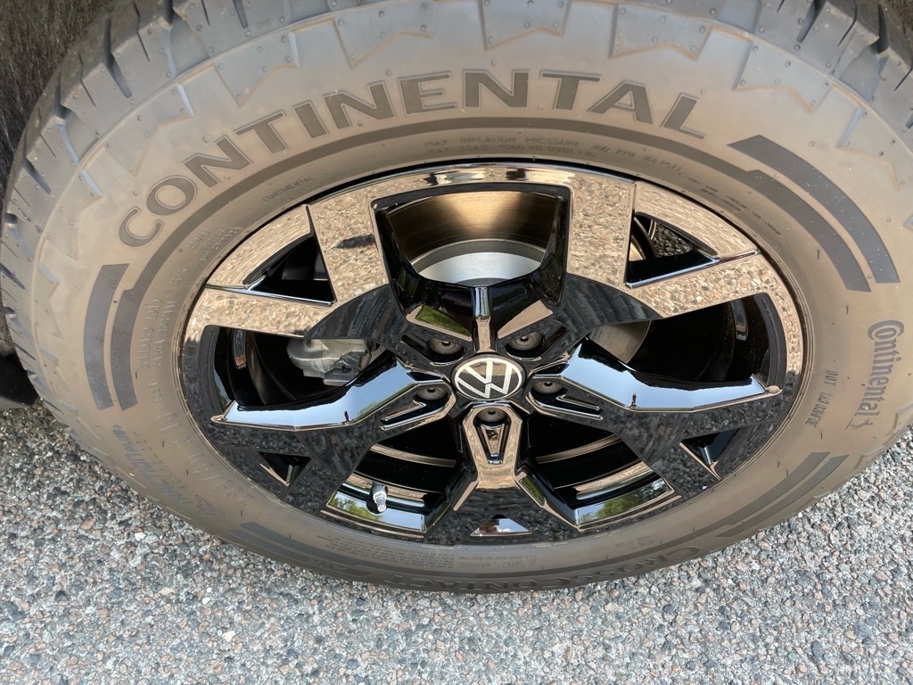 2025 Volkswagen Atlas Peak Edition SE photo 16