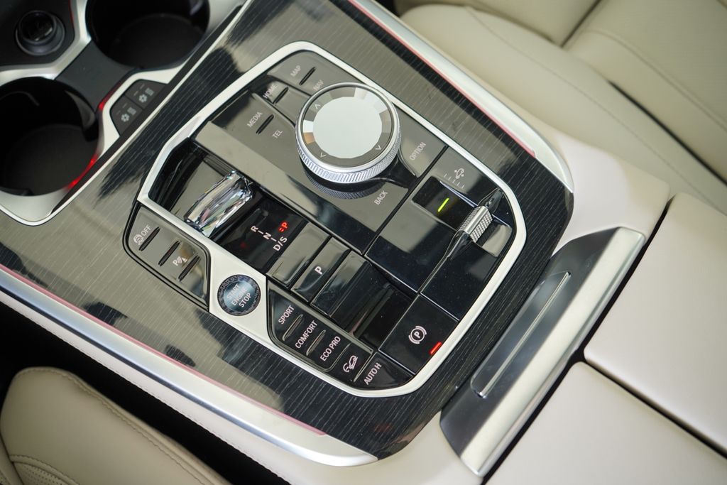 2026 Bmw X7 M60i photo 13