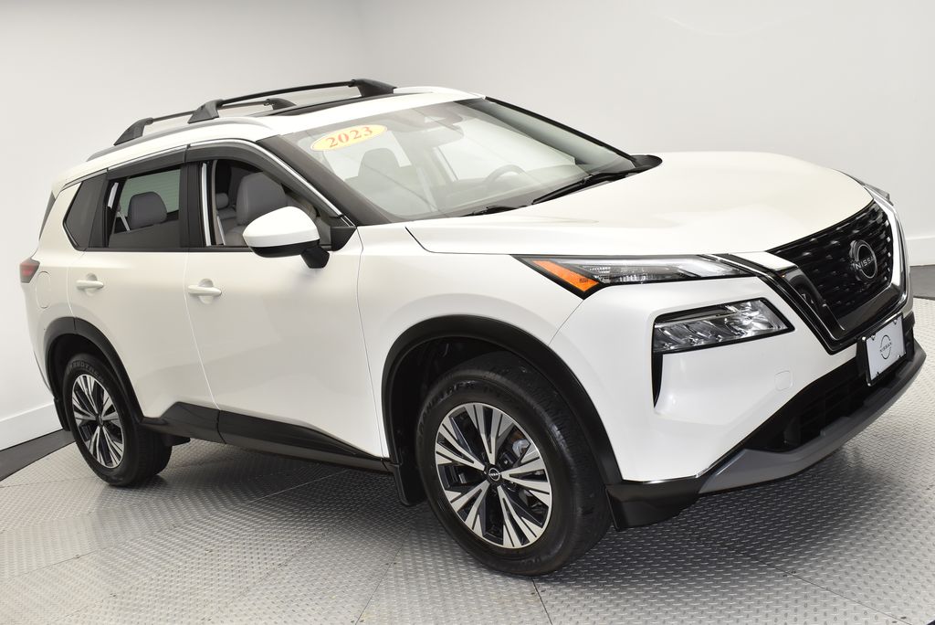 2023 Nissan Rogue SV photo 2