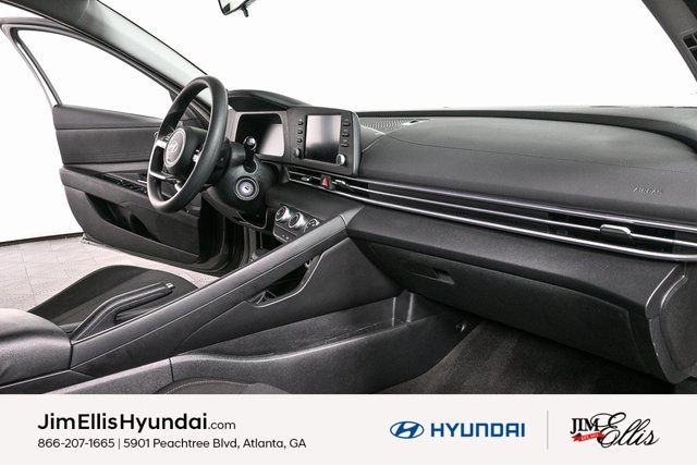 2024 Hyundai Elantra SE photo 20