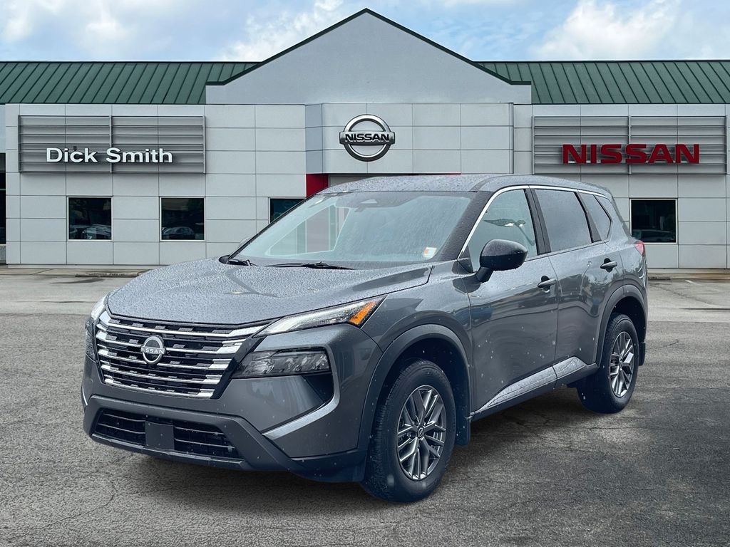 Used 2025 Gray Nissan S image 3