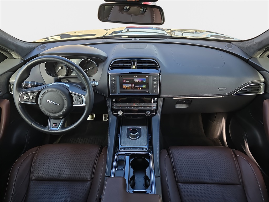 2018 Jaguar F-PACE S photo 9