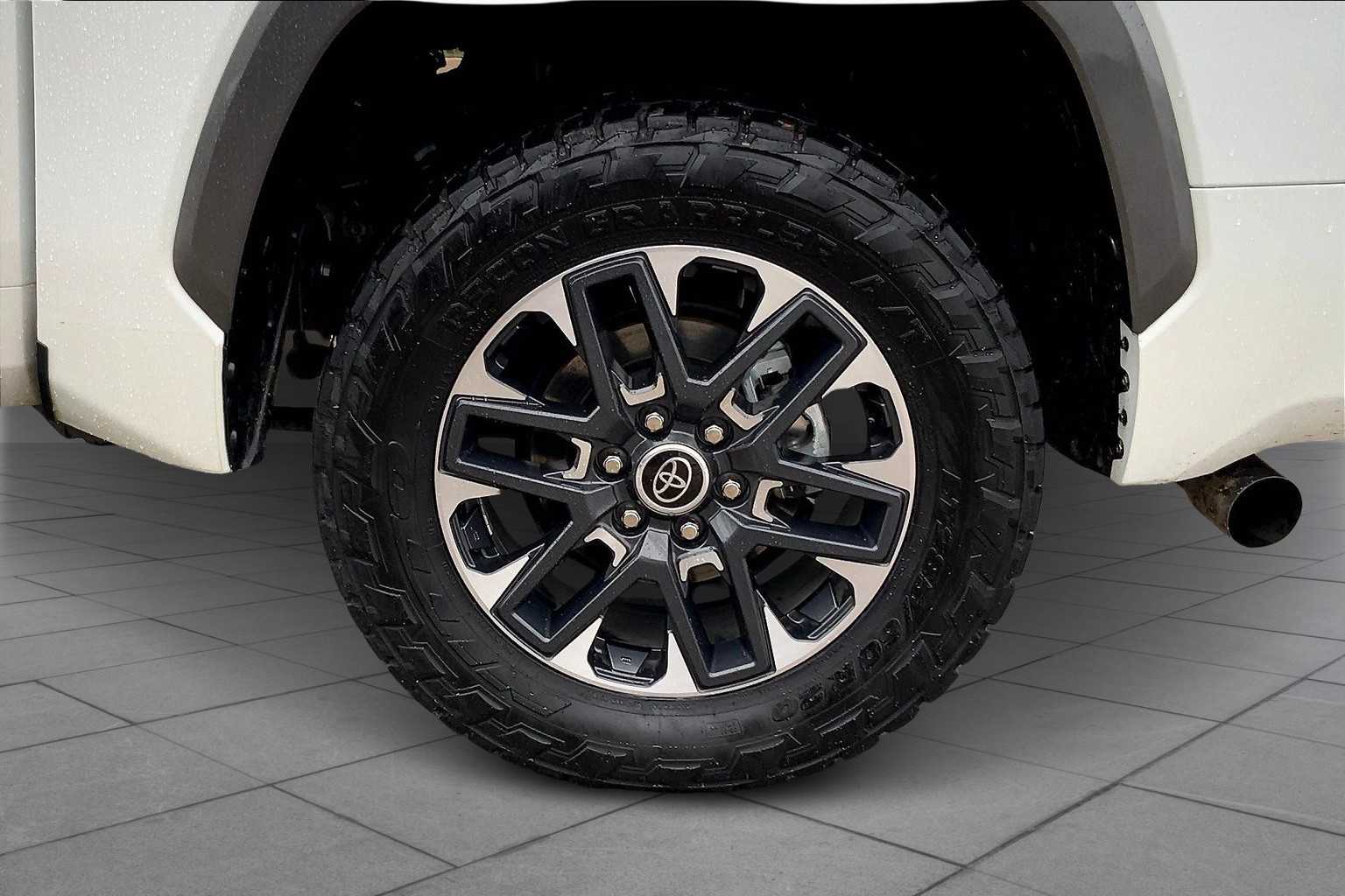 2023 Toyota Tundra Limited photo 9