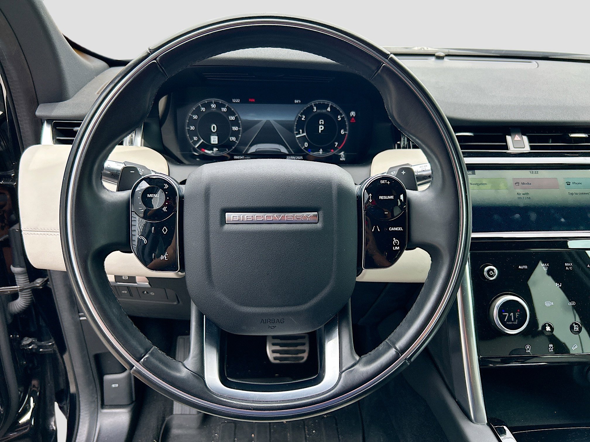 2020 Land Rover Discovery Sport SE R-Dynamic photo 27