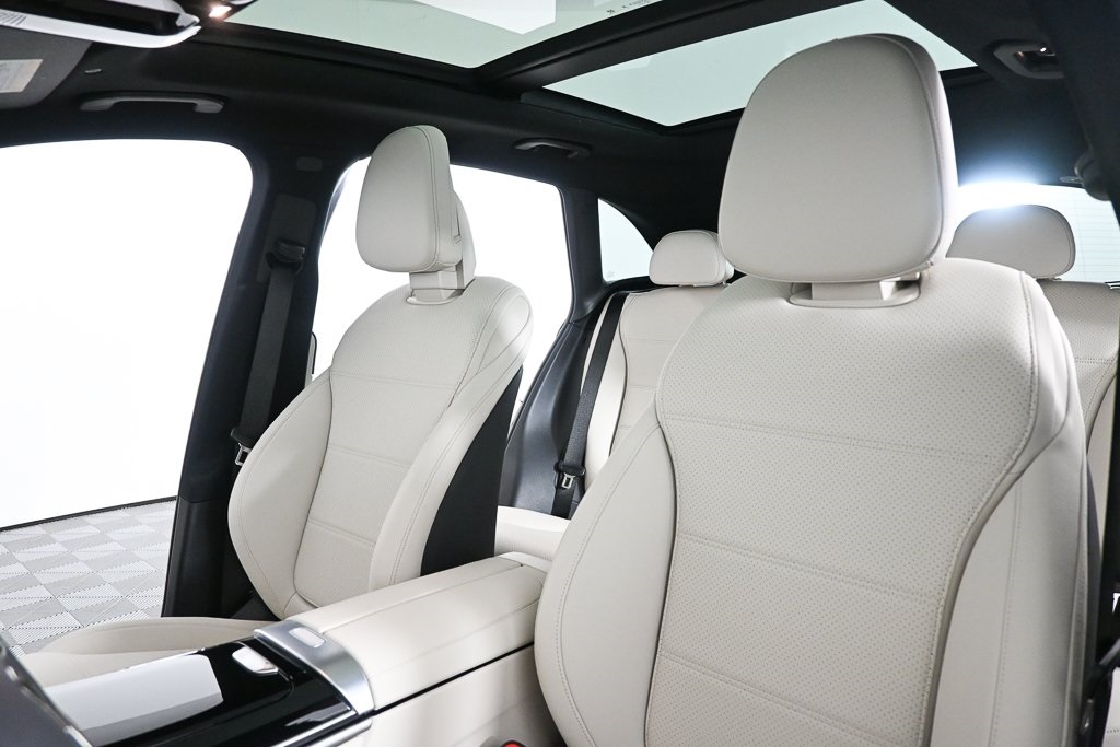 2026 Mercedes Benz GLC 300 photo 3