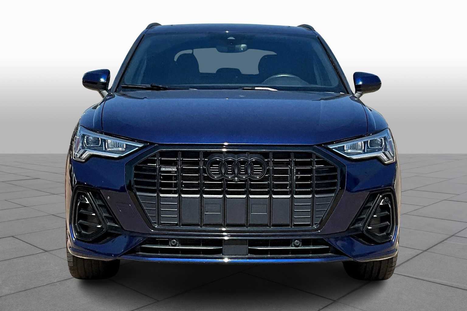2023 Audi Q3 S line Premium Plus photo 2