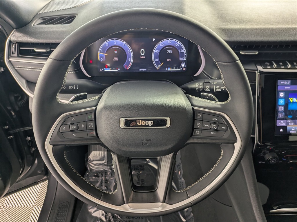 2023 Jeep Grand Cherokee Laredo Altitude photo 16