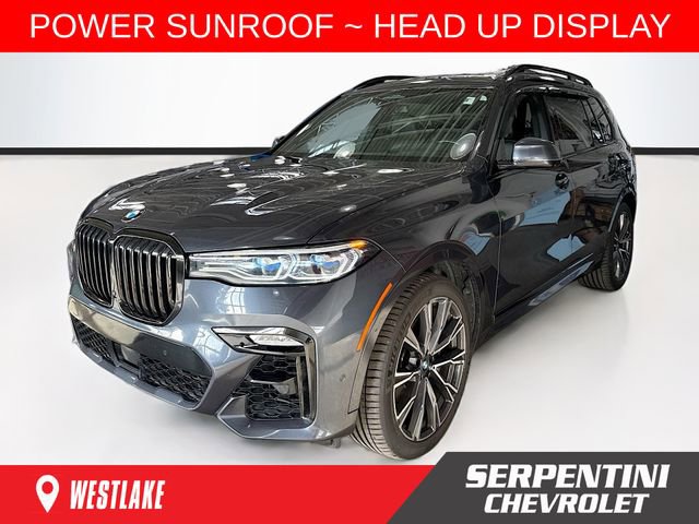 2021 BMW X7 M50i's photo