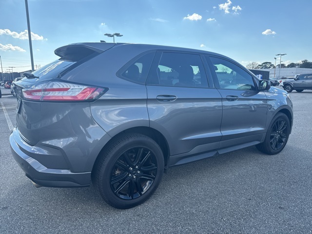2021 Ford Edge ST photo 2