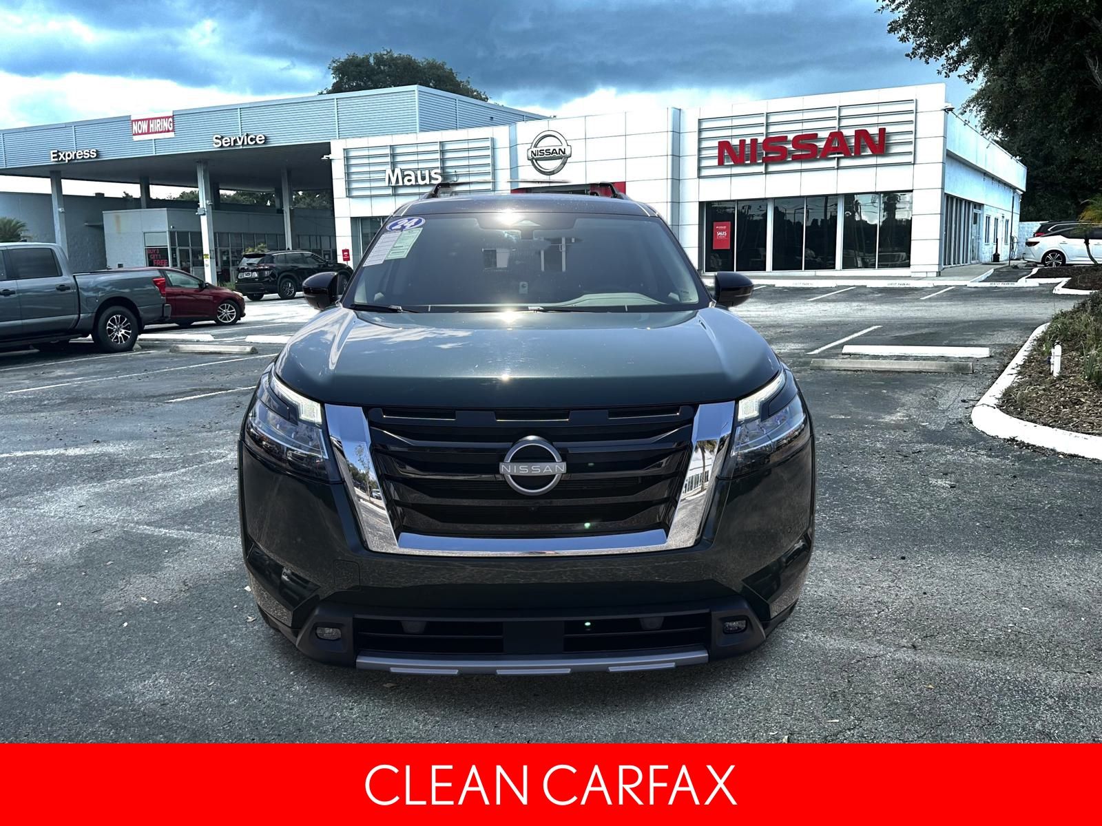 2024 Nissan Pathfinder SL photo 4