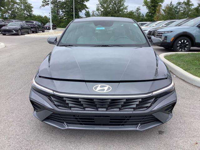 2025 Hyundai Elantra Hybrid Limited photo 3