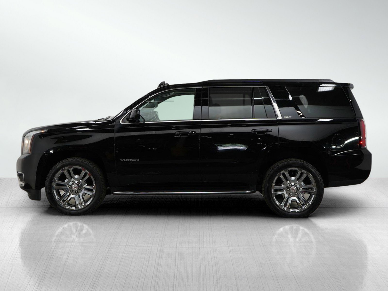Used 2020 GMC Yukon SLT with VIN 1GKS2BKC7LR273219 for sale in Bloomington, Minnesota
