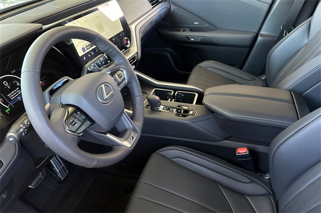 2025 Lexus TX 500h F SPORT Performance Premium photo 8