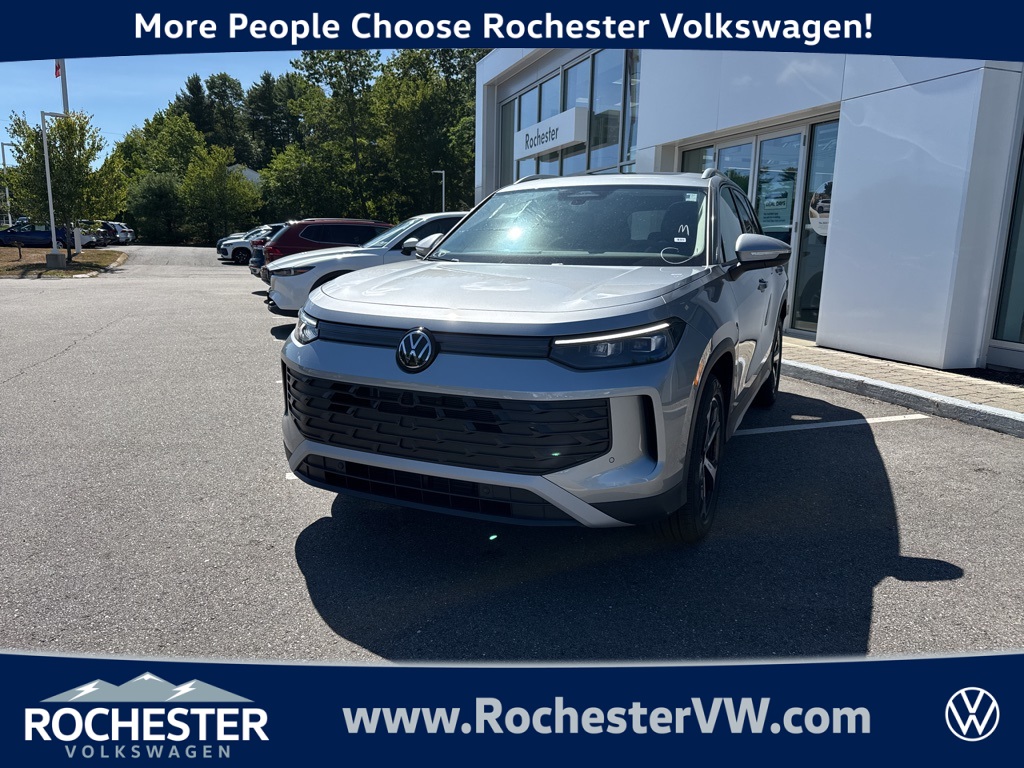 2025 Volkswagen Tiguan SE's photo