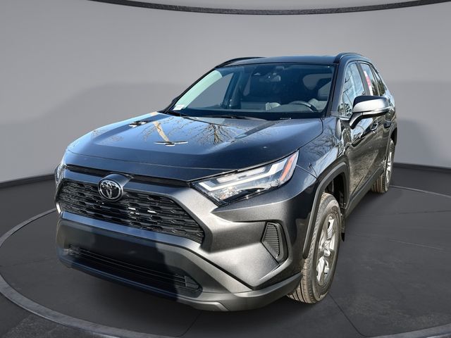 2025 Toyota RAV4 XLE's photo