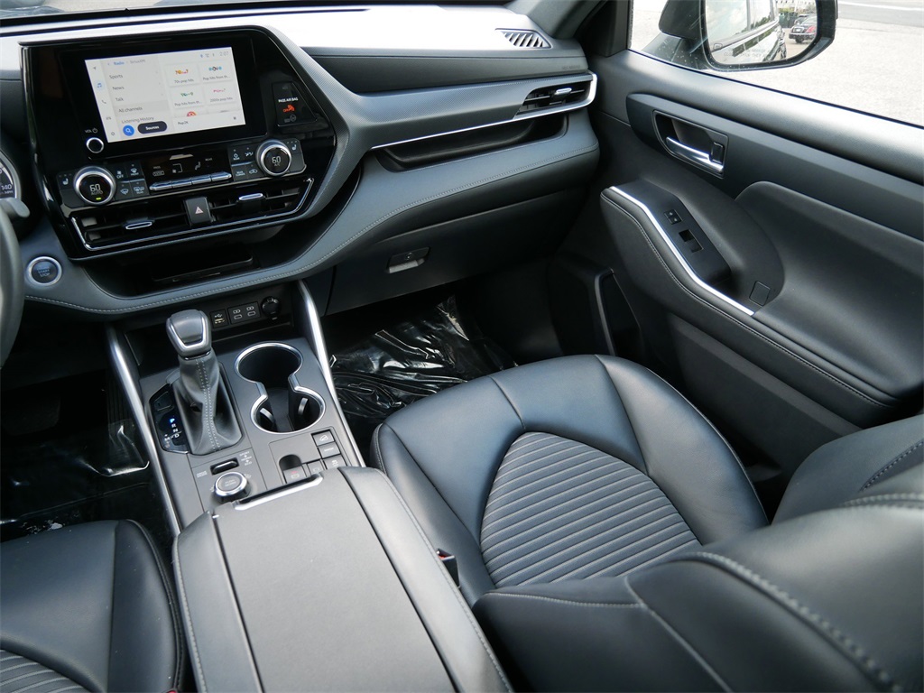 2024 Toyota Highlander XSE photo 15