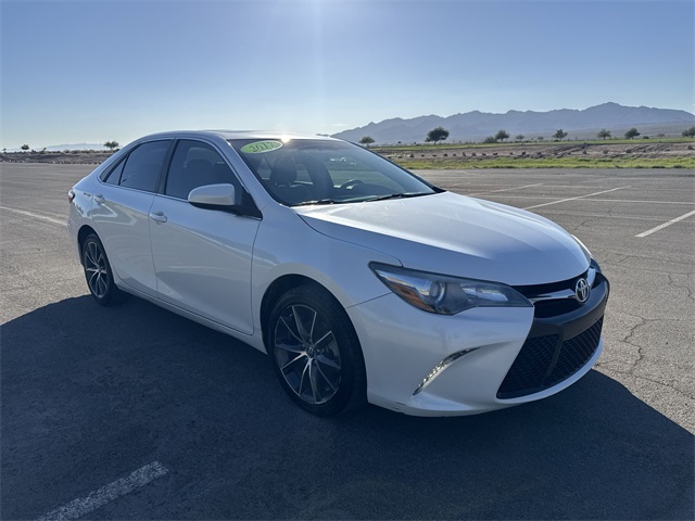 2017 Toyota Camry XLE XSE photo 2