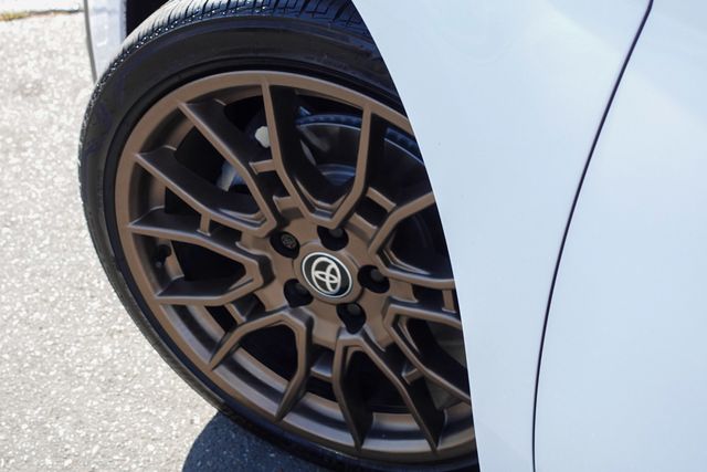 2023 Toyota Camry SE photo 9