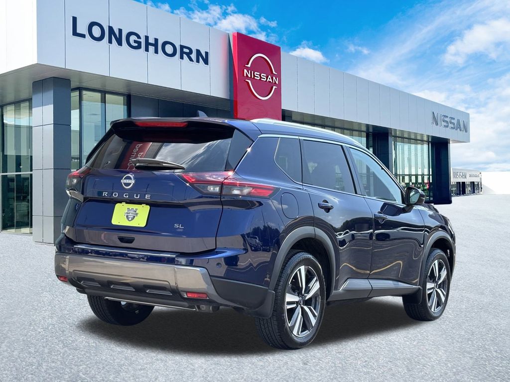2024 Nissan Rogue SL photo 2