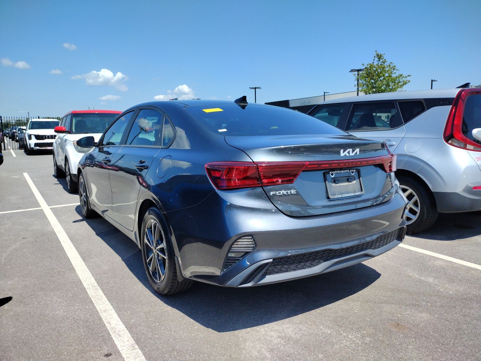 2022 Kia Forte LXS photo 3