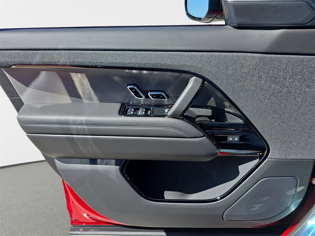 2025 Land Rover Range Rover Sport SE photo 28
