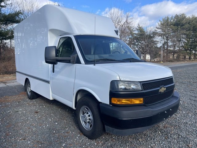 2023 Chevrolet Express Cutaway Base's photo