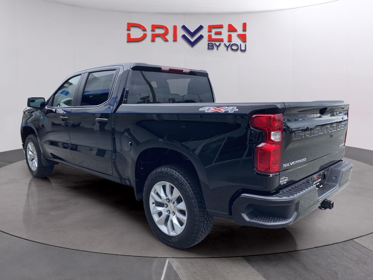 2025 Chevrolet Silverado 1500 Custom photo 3