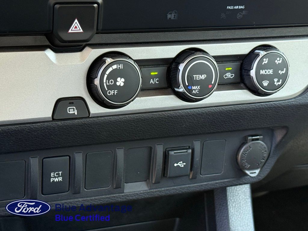 2020 Toyota Tacoma SR5 photo 11