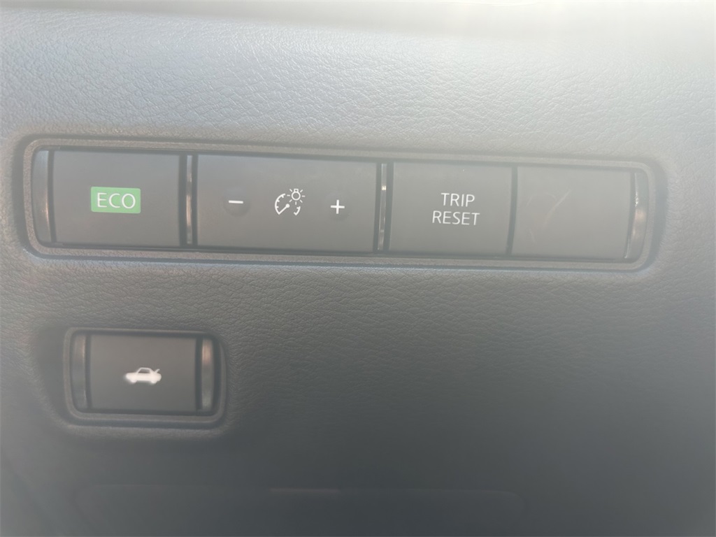 2025 Nissan Sentra SR photo 14