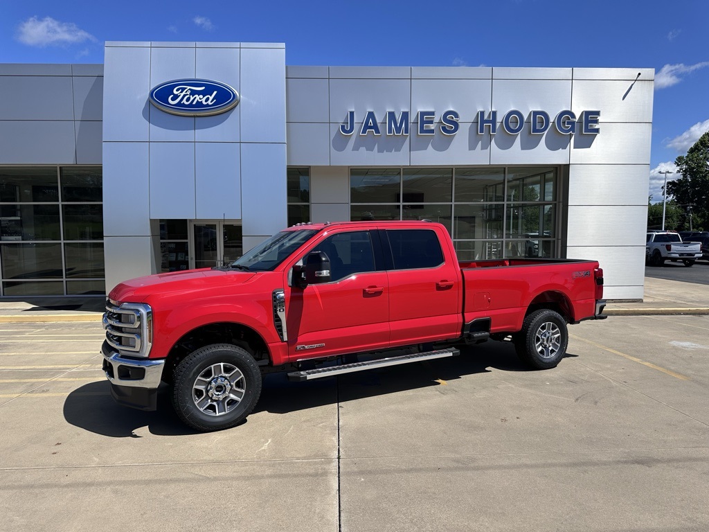 2025 Ford F-250 Super Duty Lariat's photo