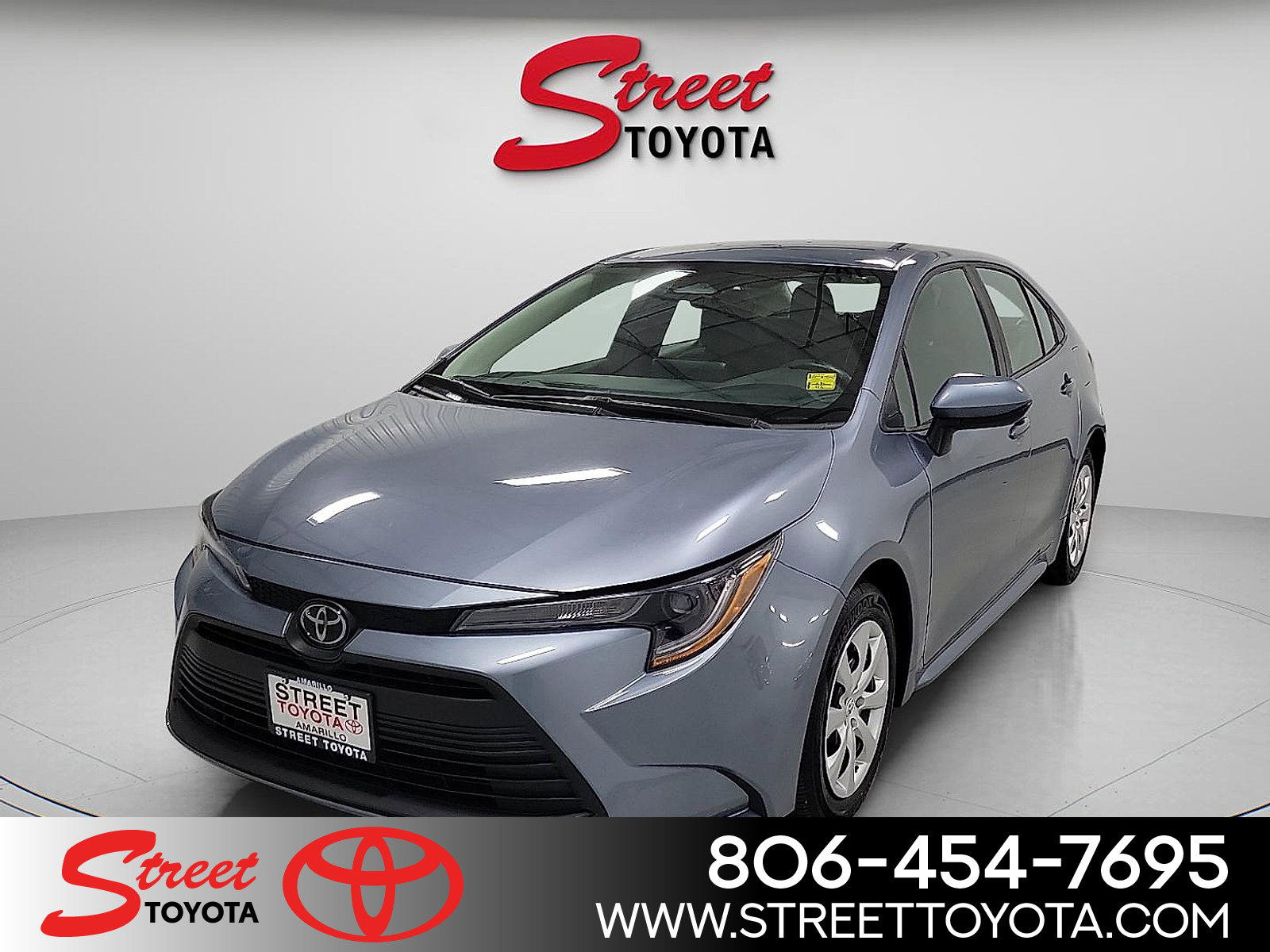 2024 Toyota Corolla LE's photo