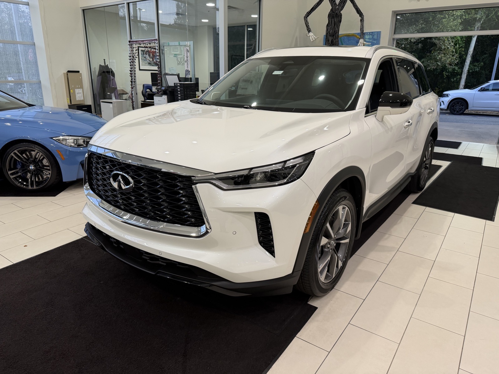 2025 Infiniti QX60 Luxe AWD photo 3