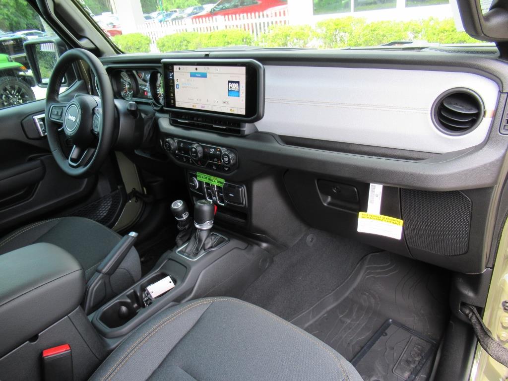 2025 Jeep Gladiator Sport S photo 11